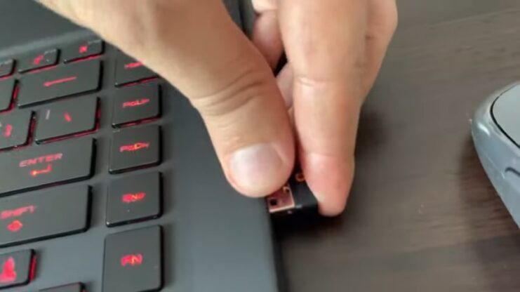 connect the Logitech MK750 keyboard and mouse